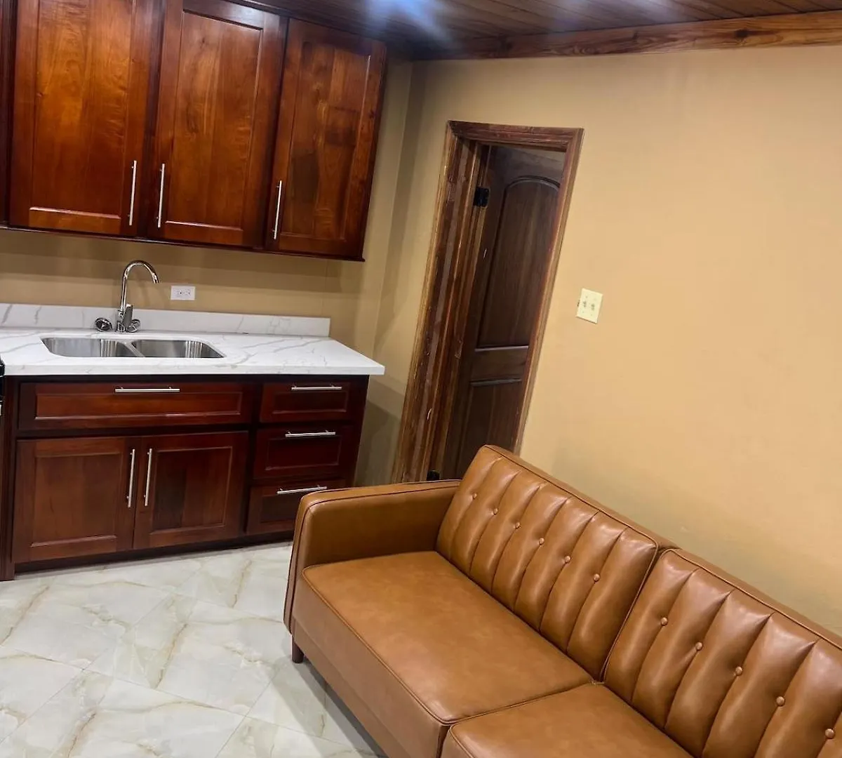 아파트 Whitehall Villa 네그릴